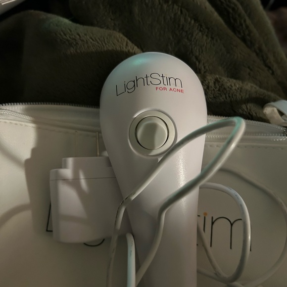 LightStim for Acne - Picture 1 of 4